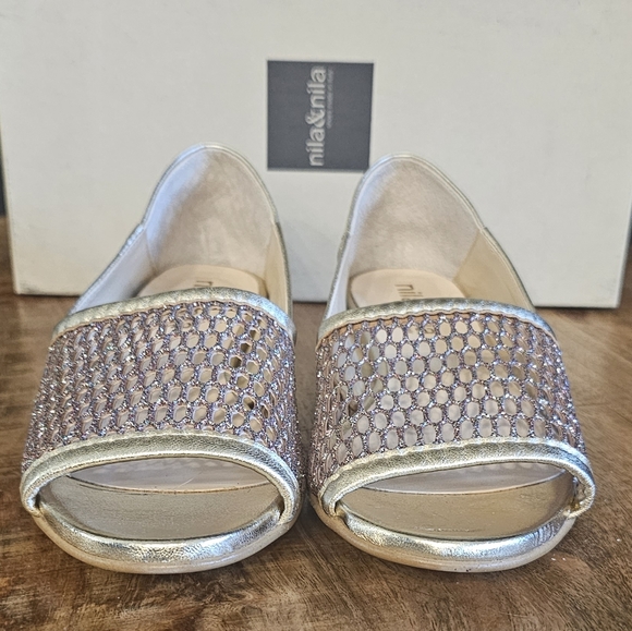 Italy Luxury Flats Platinum Gold Glitter Leather size 37 / US 7 - Picture 4 of 9